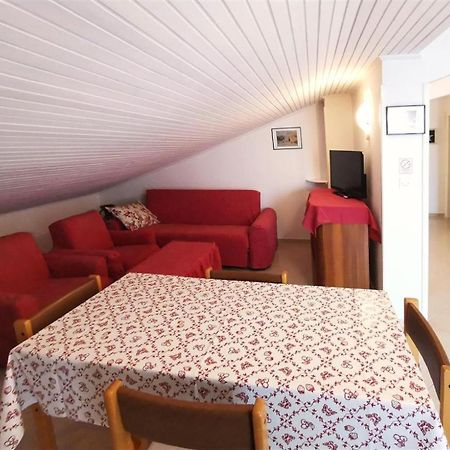 Apartments Mate - Free Parking Паг Экстерьер фото
