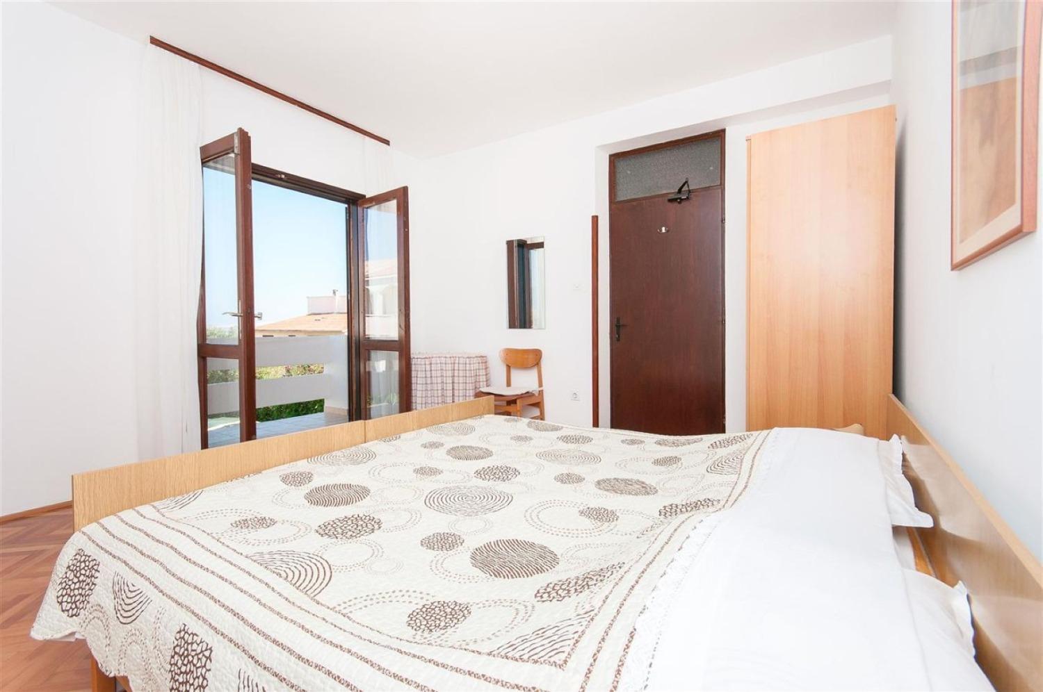 Apartments Mate - Free Parking Паг Экстерьер фото