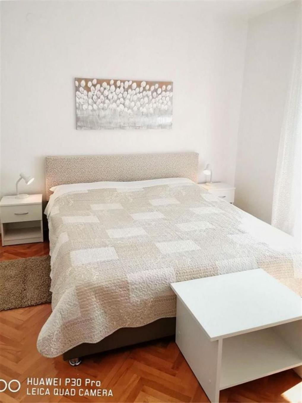 Apartments Mate - Free Parking Паг Экстерьер фото
