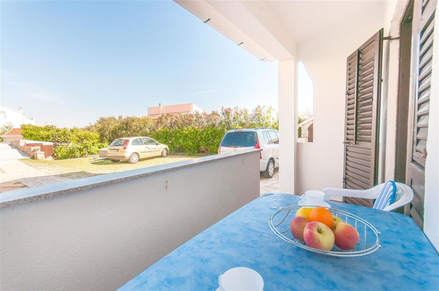 Apartments Mate - Free Parking Паг Экстерьер фото