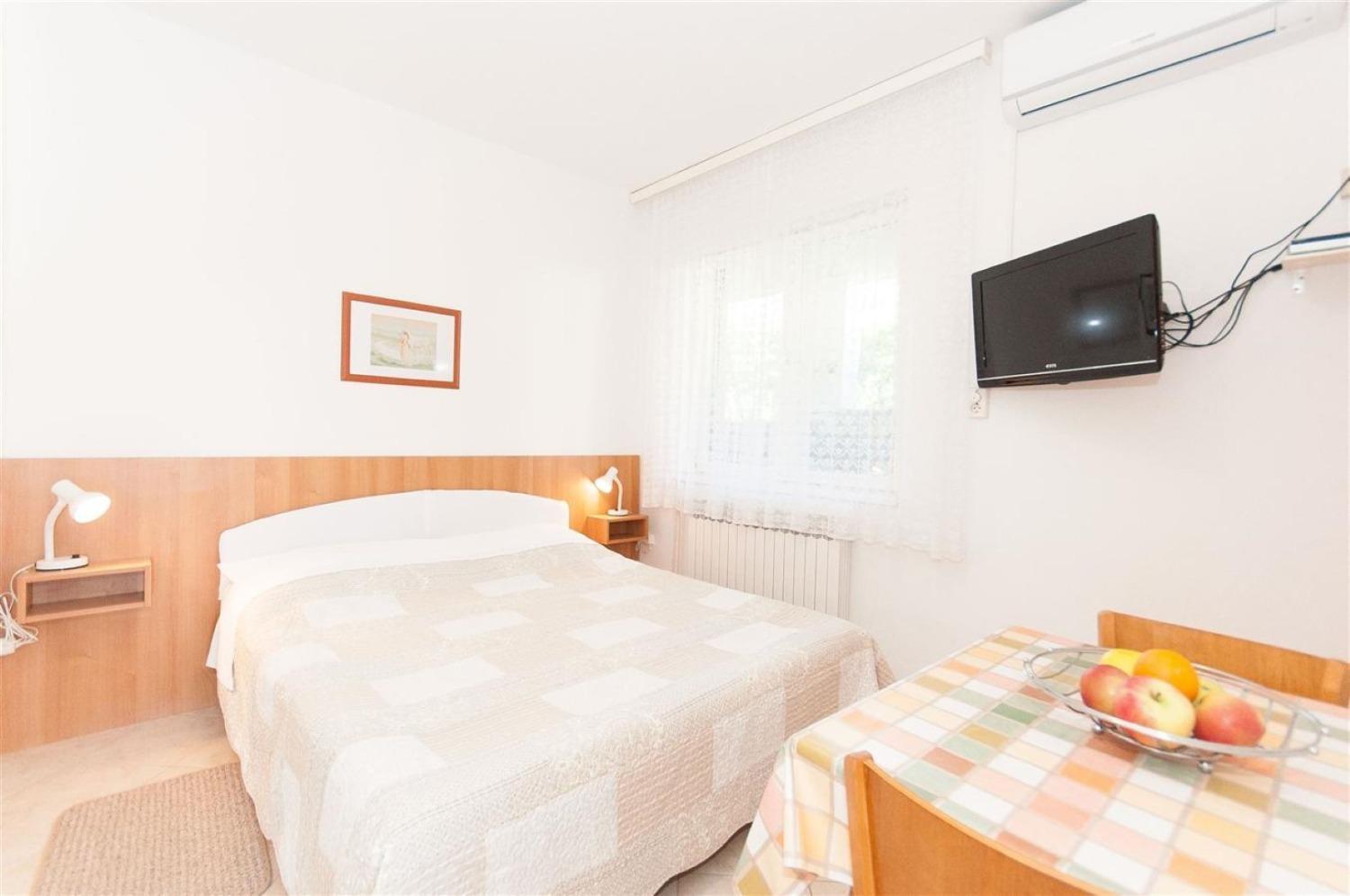 Apartments Mate - Free Parking Паг Экстерьер фото